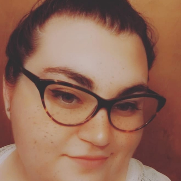 Hi babes! 🌼 I'm Amanda! Get to Know Me ~ - Picture 2 of 4